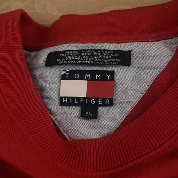 TOMMY HILFIGER VINTAGE RED CREW NECK - Picture 3 of 3